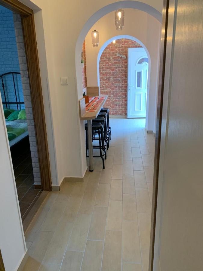 Armada Family Apartment Hajdúszoboszló Exteriör bild