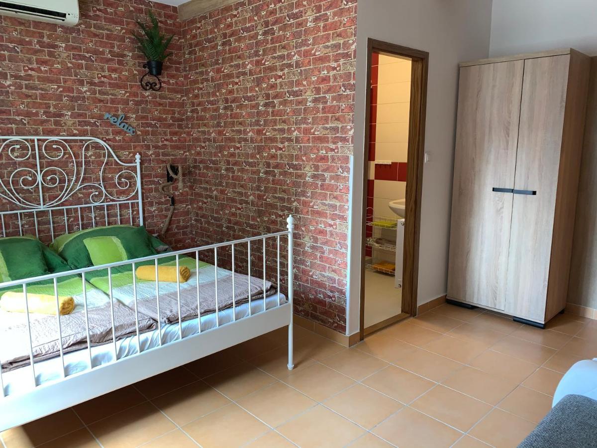 Armada Family Apartment Hajdúszoboszló Exteriör bild