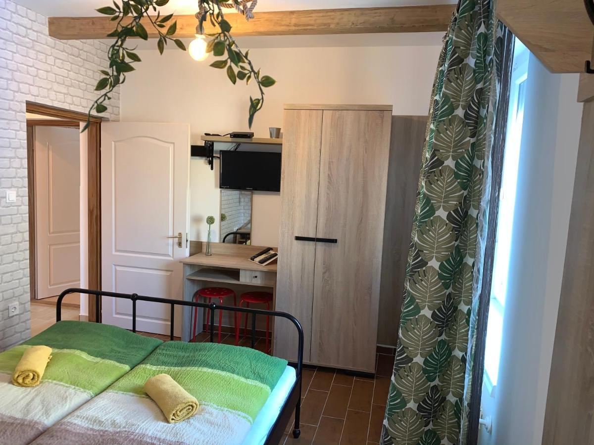 Armada Family Apartment Hajdúszoboszló Exteriör bild