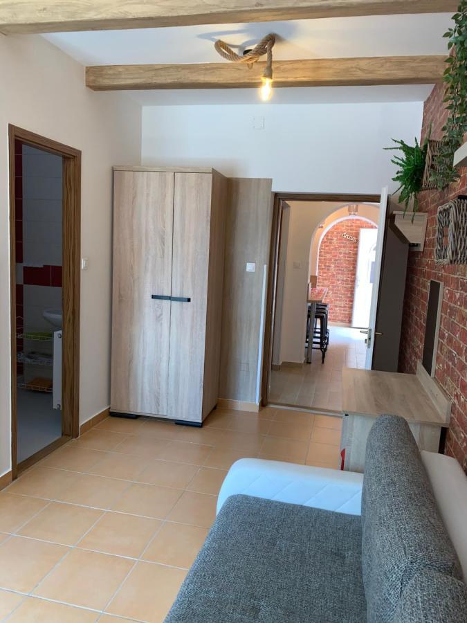 Armada Family Apartment Hajdúszoboszló Exteriör bild