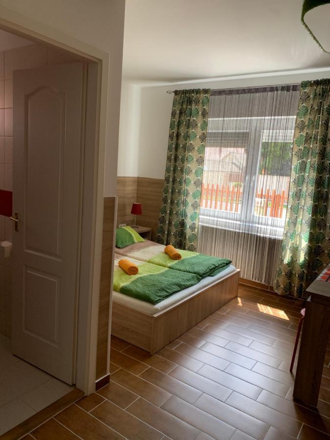 Armada Family Apartment Hajdúszoboszló Exteriör bild