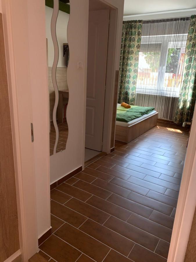 Armada Family Apartment Hajdúszoboszló Exteriör bild