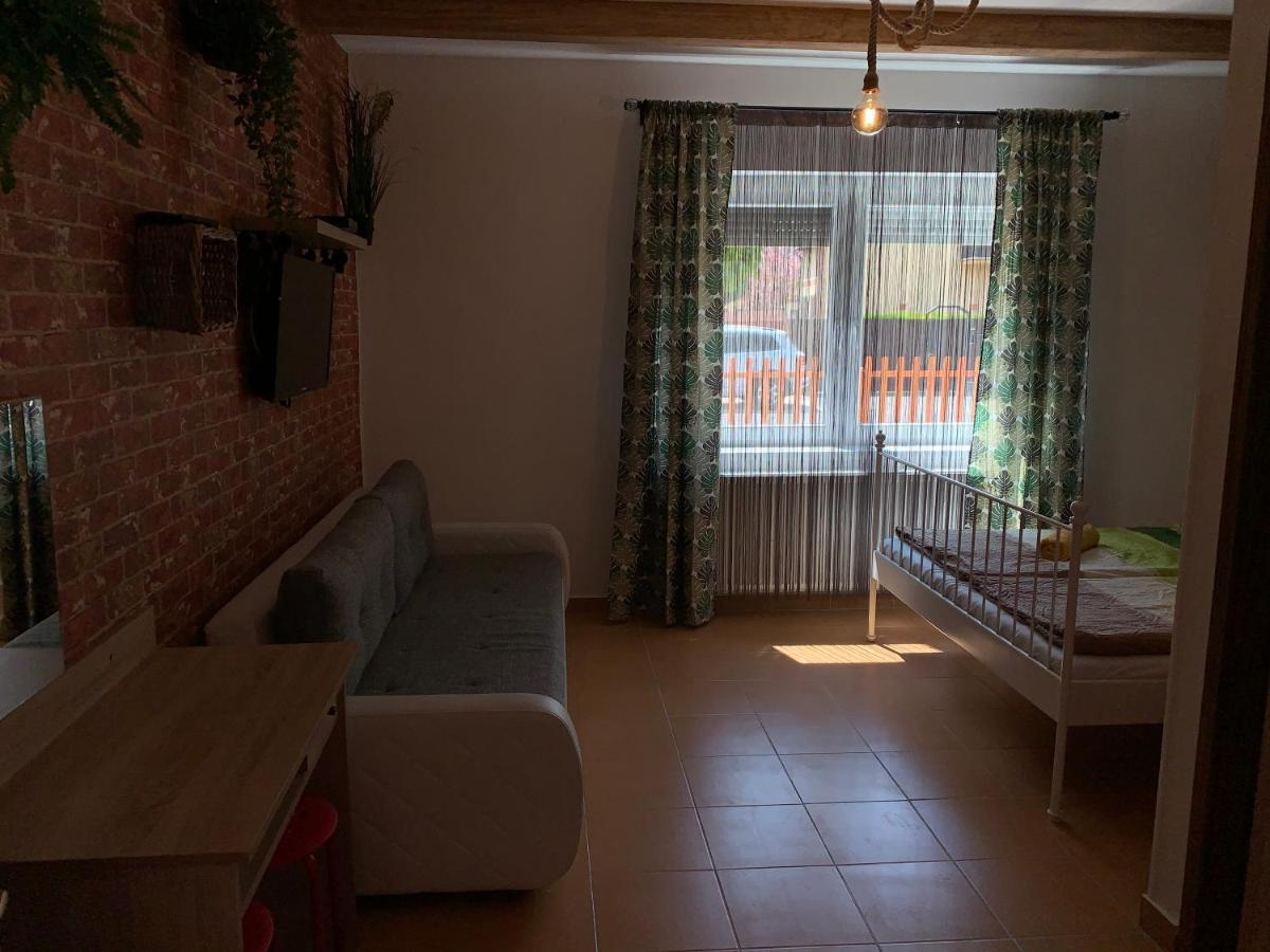 Armada Family Apartment Hajdúszoboszló Exteriör bild