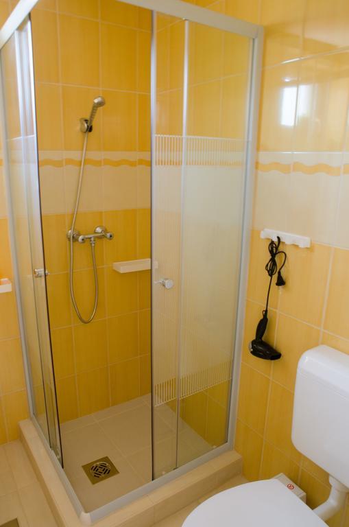 Armada Family Apartment Hajdúszoboszló Rum bild